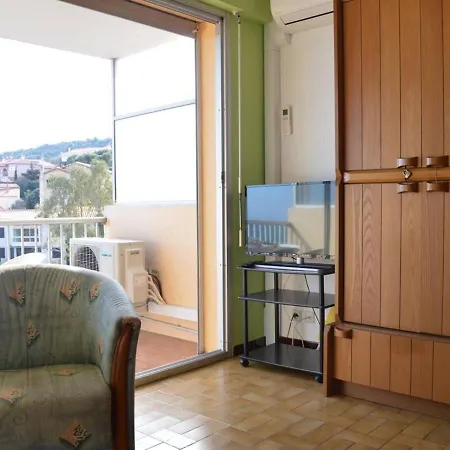 Apartment App. 2 Pieces, Climatise, Parking, 200m De La - Fr-1-225c-549 *